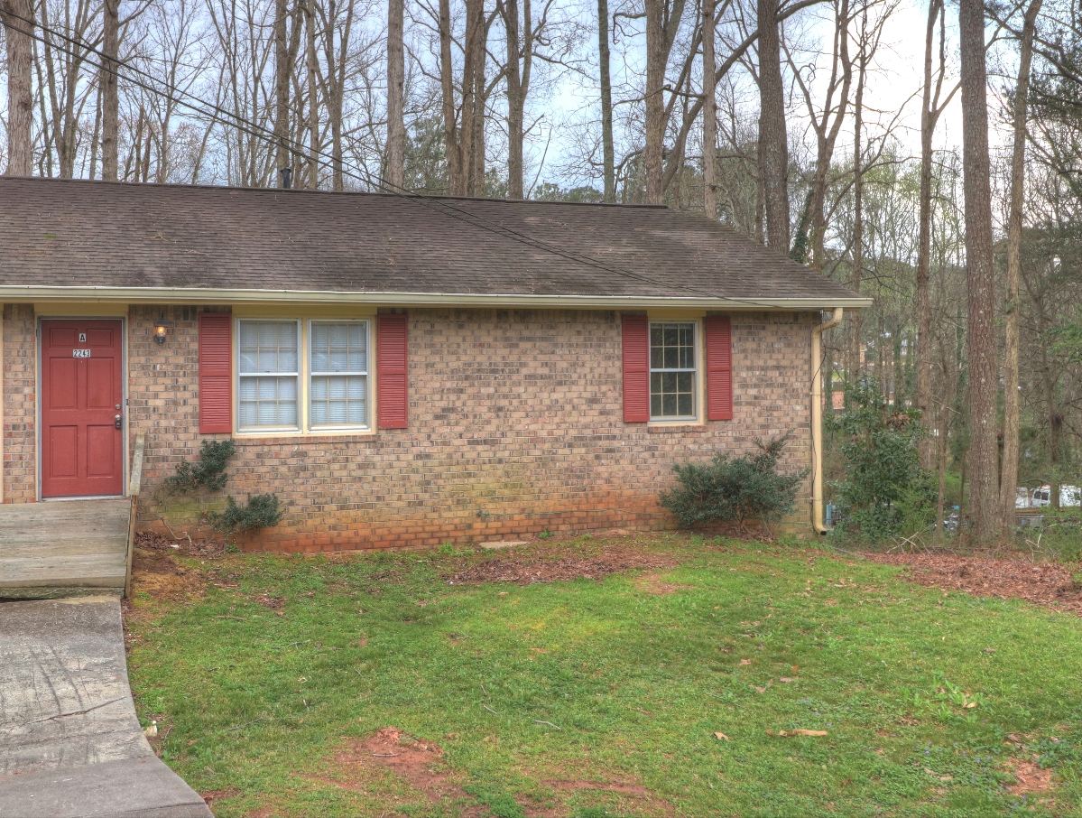2243 Davis Rd APT A